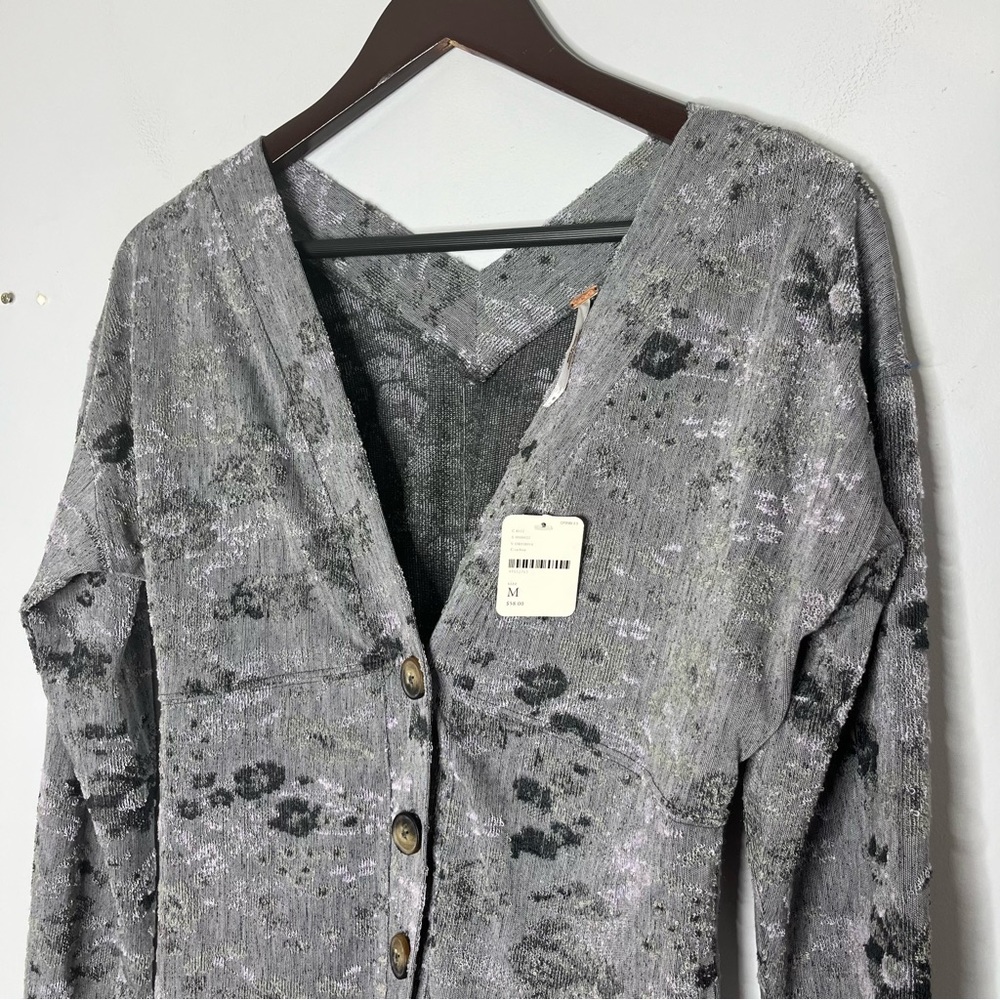 Free People NEW Size Medium Caroline Cropped Cardigan Carbon - Picture 7 of 7